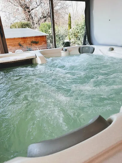 Image de Gîte Gard "ma vie là" jacuzzi privatif et animaux acceptés
