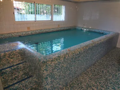 Image de Kinésithérapie Ensuès Centre de balnéothérapie et rééducation - soins au cabinet et à domicile