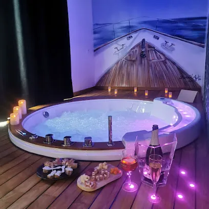 Image de L'Évasion en Somme - Deux Maisons romantiques avec Jacuzzi Sauna Hammam privatif.