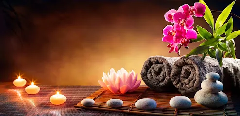 Image de MBeauté et Détente Esthéticienne à domicile : Soins du visage - Massages pieds/corps/crânien - Gommage - Epilations -