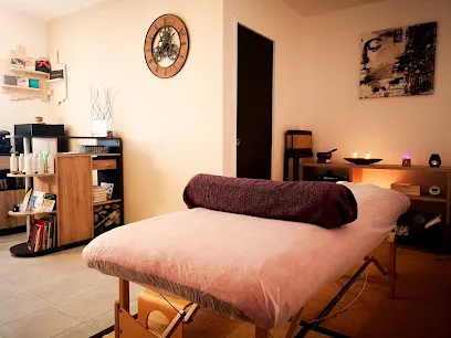 Image de YANGSHEN - Massage Suédois Sportif Deep-tissue Californien Intuitif - Amma Assis - Pressothérapie - CABINET SUR RDV