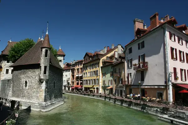 Loue Ton Jacuzzi Location spa à domicile Annecy